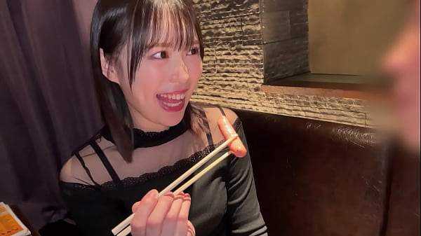 [Azakawa receptionist with squirting constitution] to be neat and clean and super bruised beautiful receptionist and izakaya → Bassen date! "I want to take a break... no?" / "Itadakimasu" Crawl under the desk and shabu with a fatt