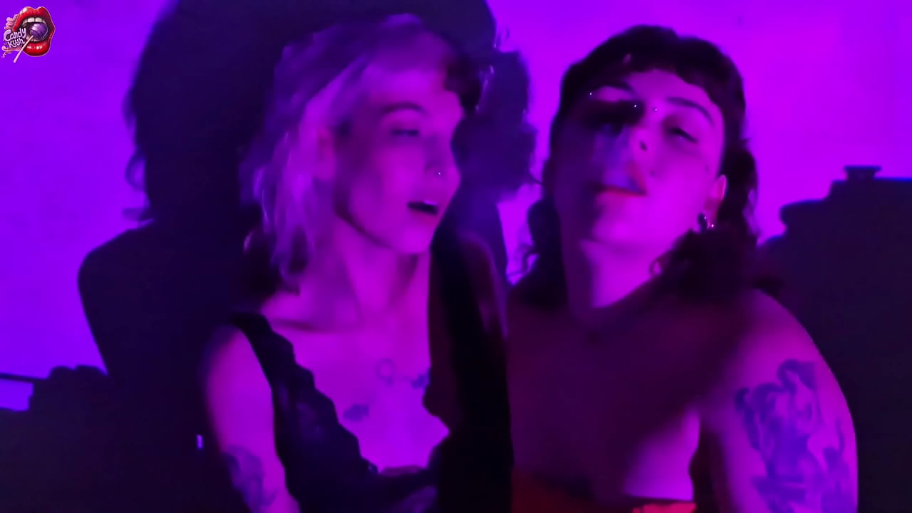 4 pequeñas zorras fumando y adorando sus pies, desnudándose y besándose
                      latina sexy babe tattoo lingerie fetish feet gostosa barefoot toes round ass small tits perfect ass foot licking foot fetish toe sucking girls kissing ass bouncing foot worship pretty face tongue fetish girls party teens 18 foot gagging only women muchos negros