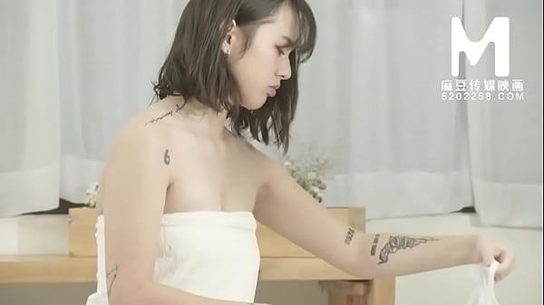 [Domestic] Madou Media Works/MD-0216 The New Experience of Contrasting Prostitutes-Feature Master-001/Free Watch