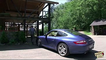 Por fin cumpl&iacute; mi fantas&iacute;a: que me abran de piernas siendo una sexi sirvienta.