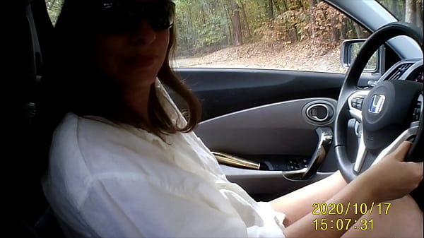 I'm masturbating with my dildo naked in my car