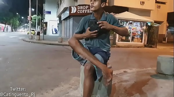 Chupei o mlk de rua picudo de 18a