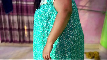 Big Ass Hot Muslim Maid Sweeping My Room & I see her Naked Ass & Boobs & Start Handjob