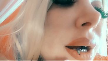 wondefrul giant harley quinn and anime cosplay