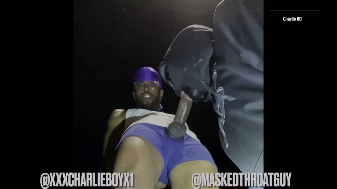 Mamada de un hombre negro en medio de la calle.
                    outdoor public gay gay amateur gay blowjob gay sex gay porn outdoor blowjob public blowjob muchos negros