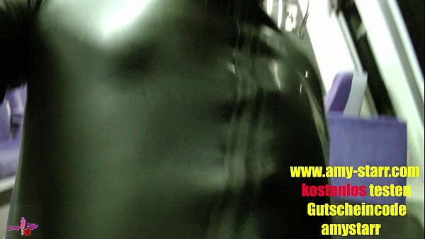 Latexfotze Mitten Im Zug Gefickt Creampie!!!