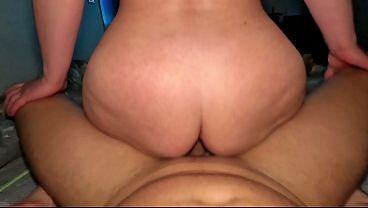 She rides me while her ass claps like a drum