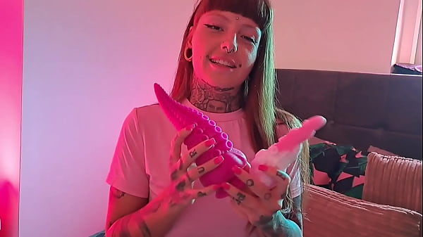 ANAL GAPING FARTS USING MY LARGE DILDOS!