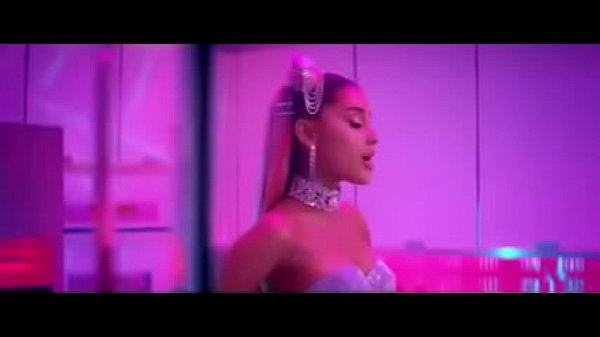 Ariana Grande - 7 Anneaux