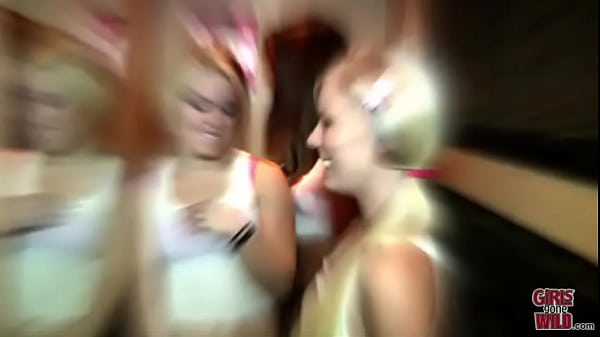 thumb lesbian triangle