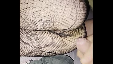 Surprise cumshot on perfect pussy in fishnet tights