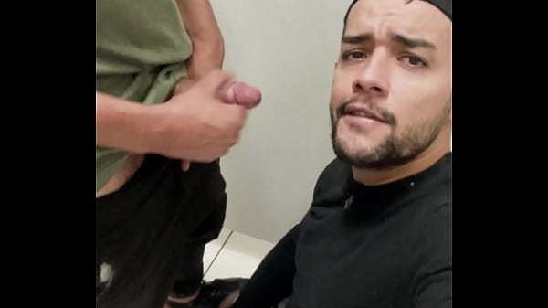 Brotheragem com um macho que eu conheci na fila...