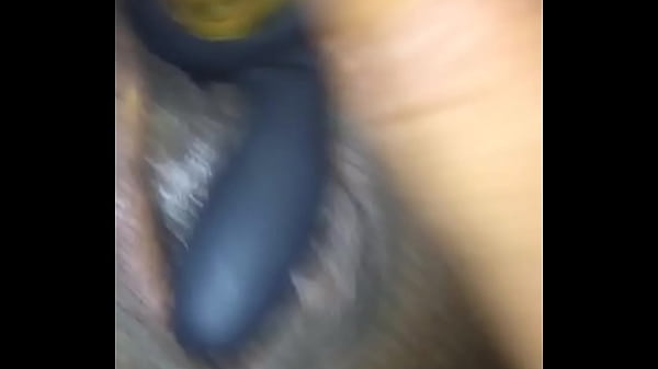 J&J make pussy cum from vibrator