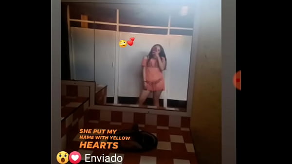 La Pute De L'école En Maillot De Bain