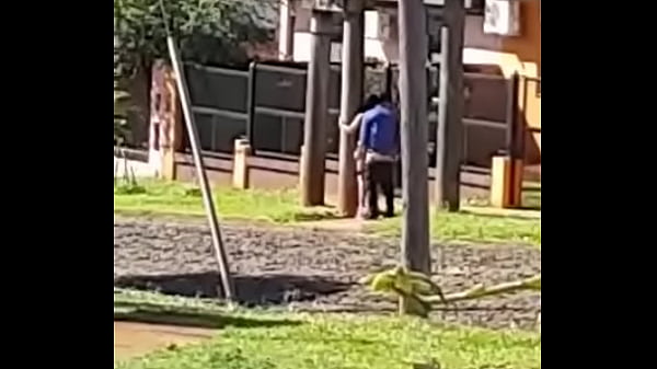 Argentinian asshole can't stand to get to her house and they do it on the street