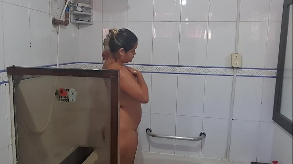 I couldn't resist and filmed my bride's sister in the bath