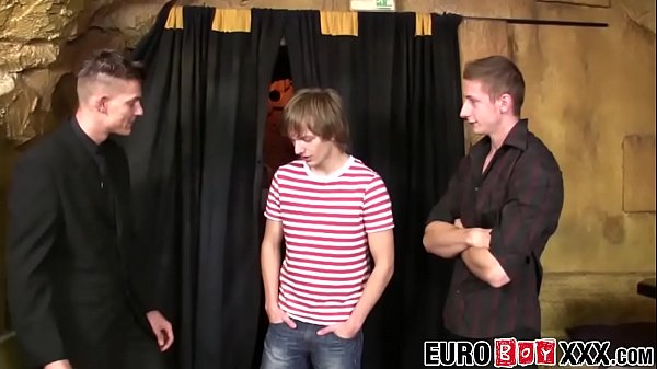 Download Video - Twinkie ass fucked and facialized by two buffed up bouncers