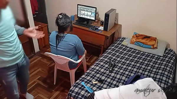My cuckold wife: my wife's friend arrives and while they fix her hair I fuck her from behind her friend was very horny