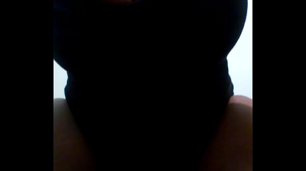 Squeezing on them big titties!