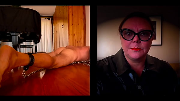 Dominatrix Mistress April - Slave fists Slave