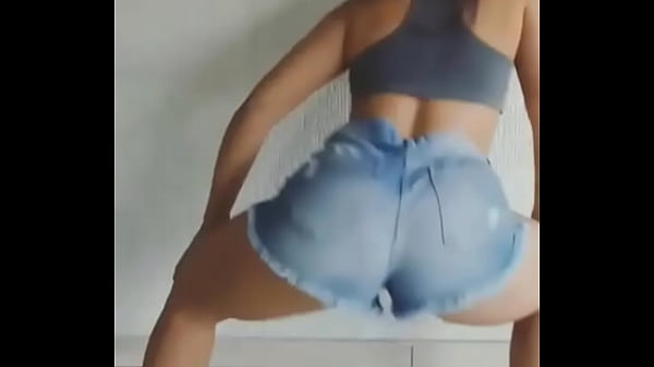 Blond Delight Dancing