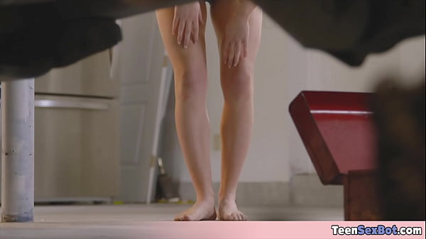 Nympho teen jumps on the handyman for a quickie fuck
