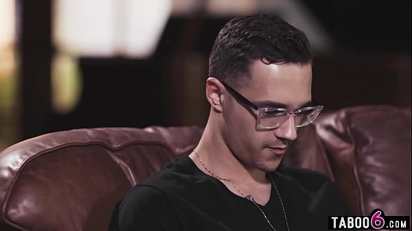 Download Video - Trans sibling Korra Del Rio fucks her roommate when he was not Home