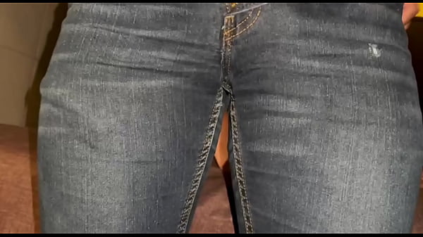 Download Video - Mi primastro pillo masturbandome y terminamos calent&aacute;ndonos juntos