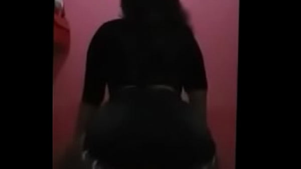 Larissa wiggling part3