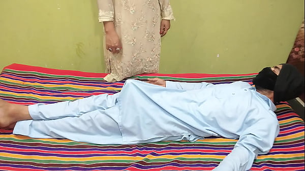 Indian Desi Bhabhi's Pussy's Fire Bhujai Servant's Fat Lure New Servant's Lure Put in My Mouth
