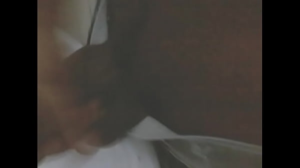 Download Video - BATENDO UMA NA PIA DO BANHEIRO&comma; &Eacute; LEITE PRA DAR E VENDER&period;&period;&period;