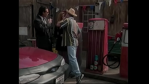 Download Video - Straight couple fuck outdoors at gas station then brunette gets facial