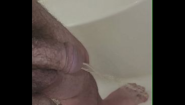 Morning shower pee 44 sec