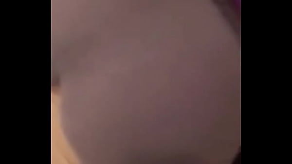 Shaking that ass for