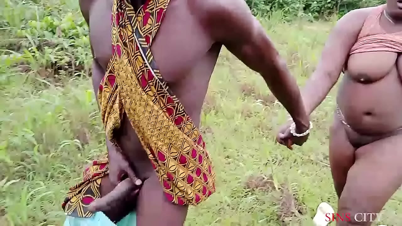 SEXO CON LA ESPOSA DEL REY EN EL BUSH
                    big outdoor bbw muchos negros