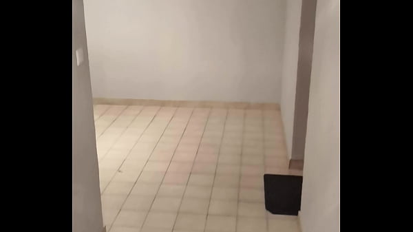 Ne vous cachez pas dans les couloirs professeur, venez plut&ocirc;t m'aider pour mon ...