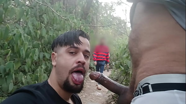 Dia de trilha &eacute; assim, mamando e dando para var...