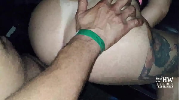 Casada traindo marido no motel com amante dotado e deixando gozar dentro da buceta