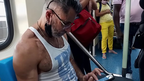 Os tr&ecirc;s amigos se reunir&atilde;o para uma conversa e ...