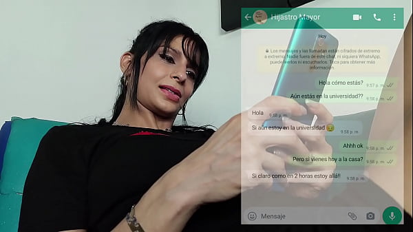 Download Video - HIJASTRO LE COPIA A SU MADRASTRA&excl;&excl; - porque quiere follar con ella CUANDO LLEGUE de la UNIVERSIDAD