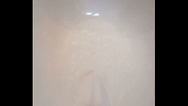 GretaLa, gioca con i suoi buchi della fica e del culo