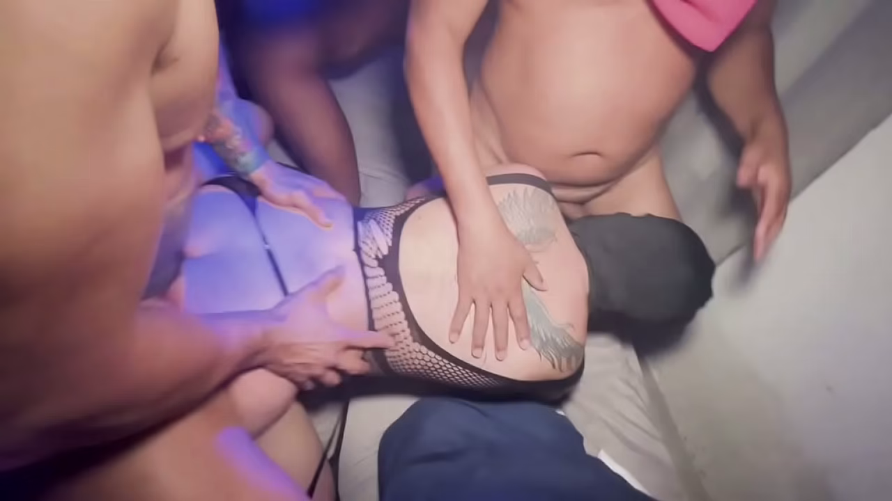 Orgia secreta con amigas enfermeras después del turno en el hospital.
                        anal amateur brazil beauty gay bisexual bareback muchos negros