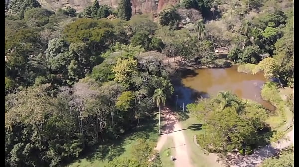 Sexo louco entre homens em parque p&uacute;blico