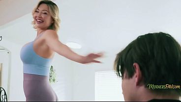 Stepson Finally Admits Loving MILFS Camel Toe