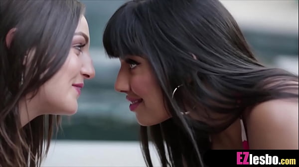 Download Video - Family vacation ends in pussy play with bisex stepsis