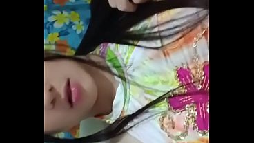 La chica m&aacute;s h&uacute;meda masturb&aacute;ndose parte 2