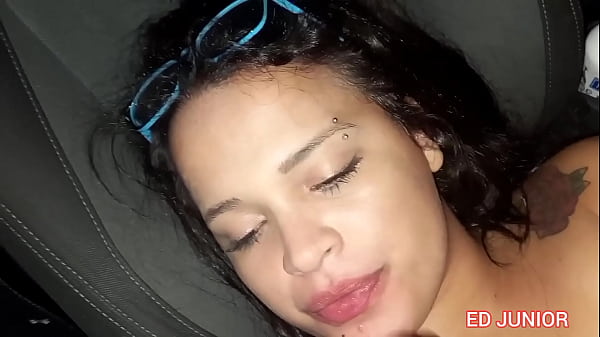 Download Video - MUITO EXIBICIONISMO E SEXO NA RUA E NO PELO E  QUASE A POL&Iacute;CIA VIU TUDO &num;edjunior &num;carolinacarioca &lpar;COMPLETO NO RED&rpar;