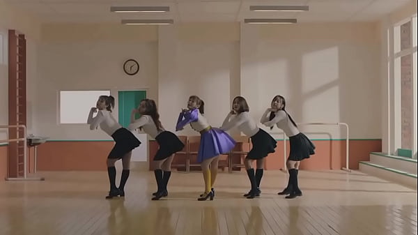 Chuu - Heart@ttack MV