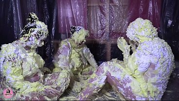 MESSY SPRAY GUNGE WITH 3 MILFS