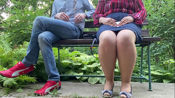 MILF with a gorgeous white ass changes pads in the park outside